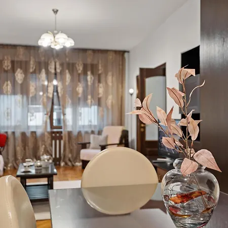 Apartment Ucl